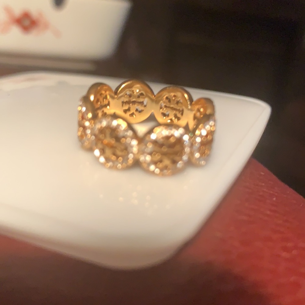 TORY BURCH-18K GOLD FROZEN PAVE RING W/CRYSTALS